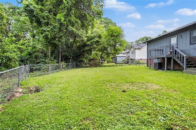 611 & 613 Brookdale Drive, Thomasville, NC 27360