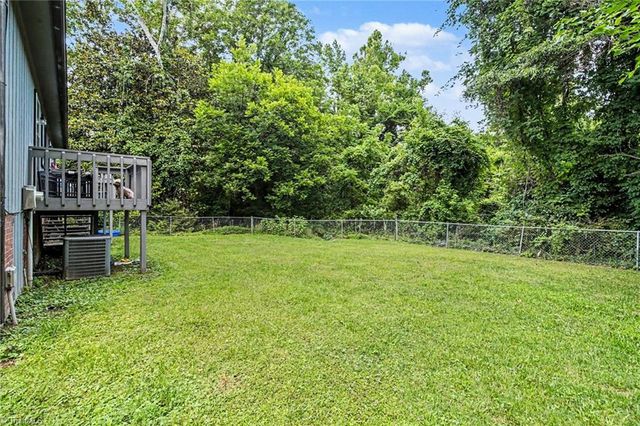 611 & 613 Brookdale Drive, Thomasville, NC 27360
