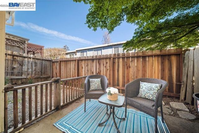 347 E T St, Benicia, CA 94510