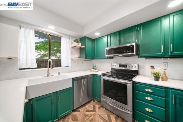 347 E T St, Benicia, CA 94510