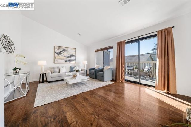 347 E T St, Benicia, CA 94510