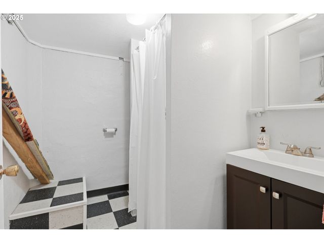 8420 N SMITH St, Portland, OR 97203