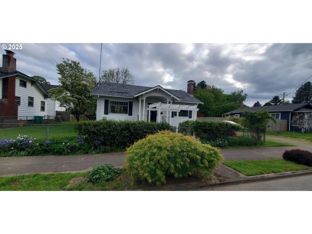 8420 N SMITH St, Portland, OR 97203