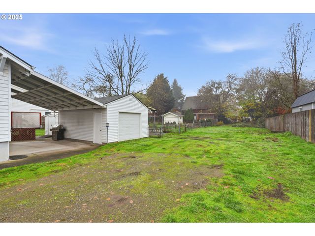 8420 N SMITH St, Portland, OR 97203