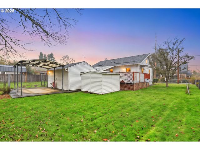 8420 N SMITH St, Portland, OR 97203