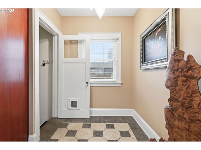 8420 N SMITH St, Portland, OR 97203