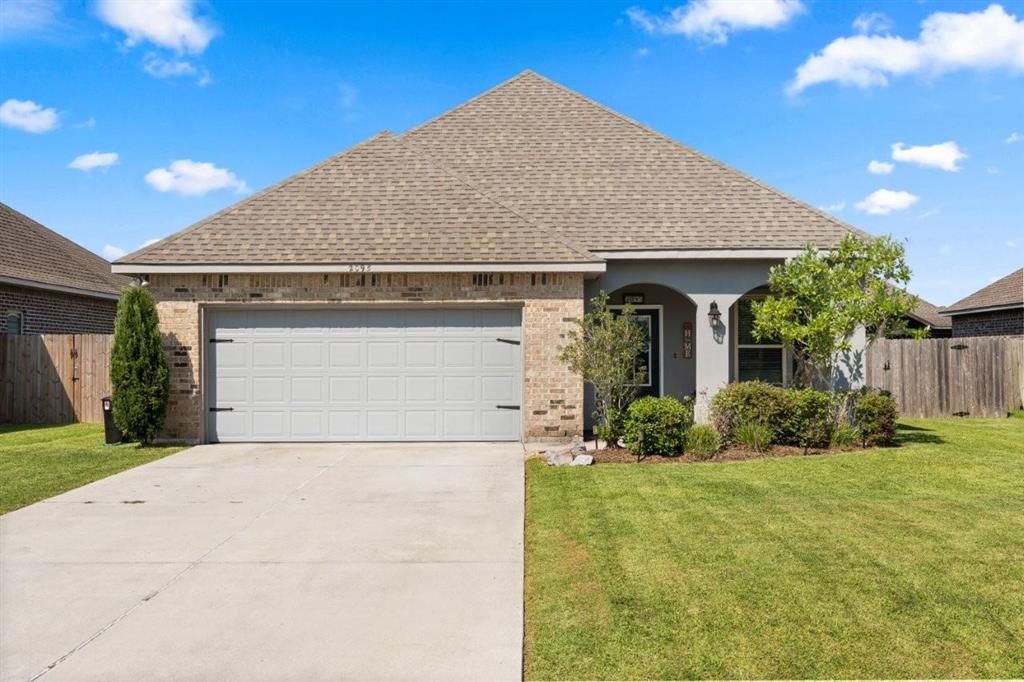 2095 Orleans Drive, Lake Charles, LA 70611