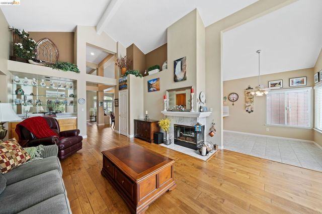 2433 Mimosa Way, Antioch, CA 94509