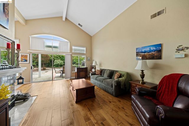 2433 Mimosa Way, Antioch, CA 94509