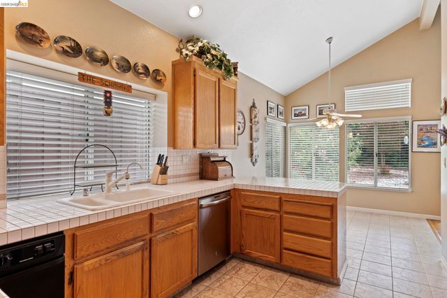 2433 Mimosa Way, Antioch, CA 94509