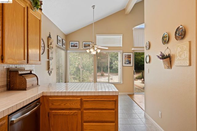 2433 Mimosa Way, Antioch, CA 94509