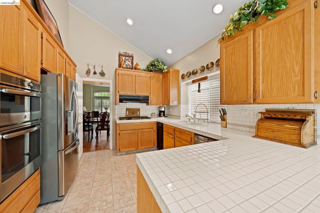 2433 Mimosa Way, Antioch, CA 94509