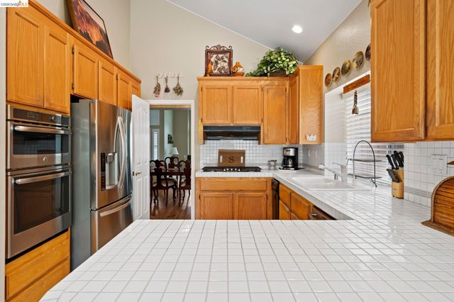 2433 Mimosa Way, Antioch, CA 94509