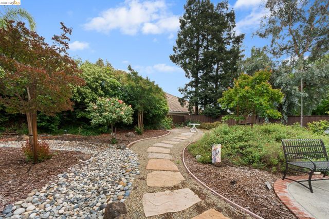 2433 Mimosa Way, Antioch, CA 94509