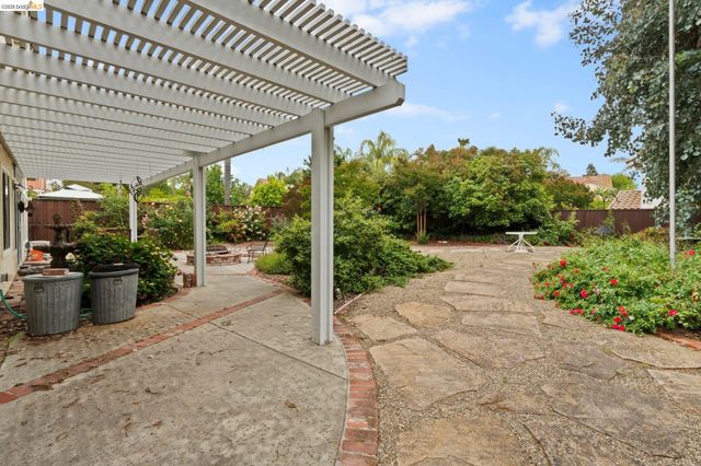 2433 Mimosa Way, Antioch, CA 94509