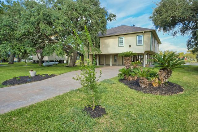 766 County Road 206, Sargent, TX 77414