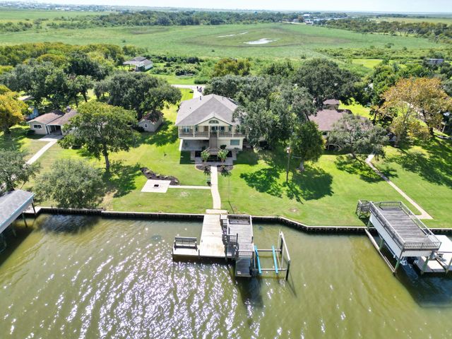 766 County Road 206, Sargent, TX 77414