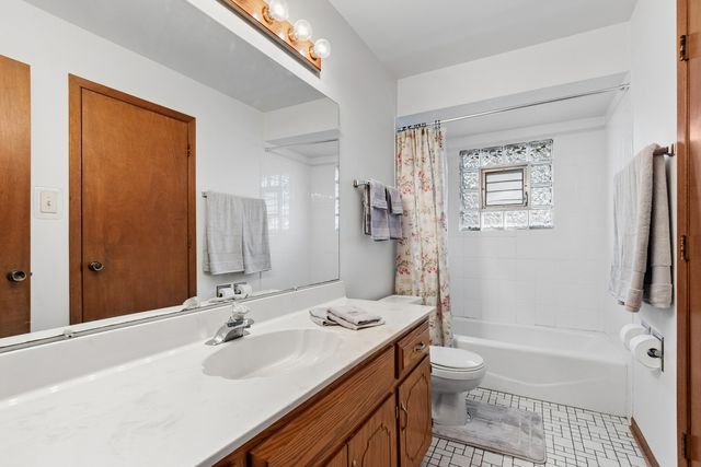 8959 W 169th Place, Orland Hills, IL 60477