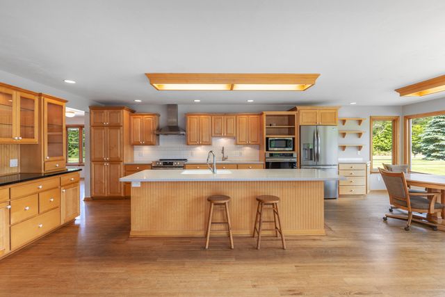 3252 N 160th Avenue, Holland, MI 49424
