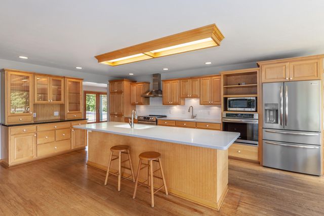 3252 N 160th Avenue, Holland, MI 49424