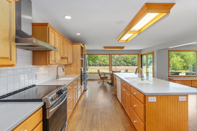 3252 N 160th Avenue, Holland, MI 49424