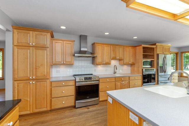 3252 N 160th Avenue, Holland, MI 49424