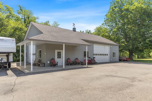 3252 N 160th Avenue, Holland, MI 49424