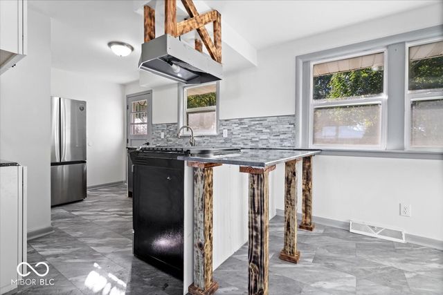 8525 W State Road 236, Middletown, IN 47356