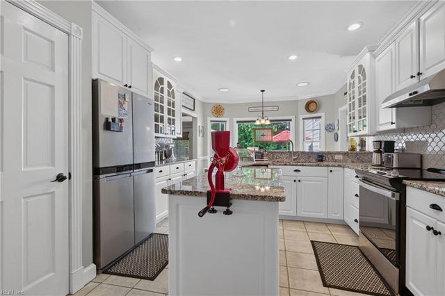 1516 Olde Mill Creek DR, Suffolk, VA 23434