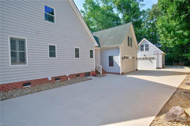 1516 Olde Mill Creek DR, Suffolk, VA 23434