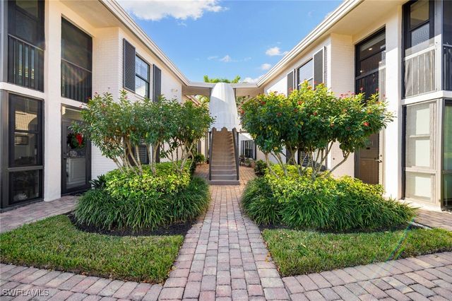 3135 Riviera DR B205, Naples, FL 34103