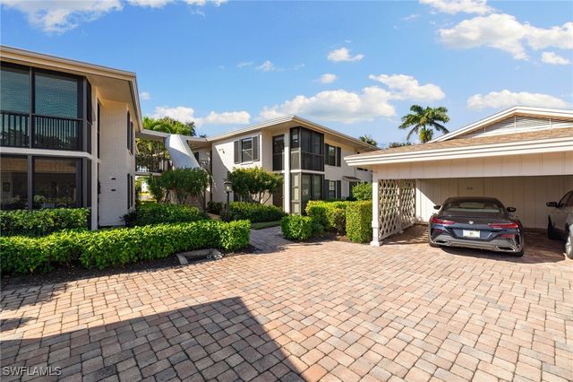 3135 Riviera DR B205, Naples, FL 34103