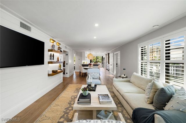 3135 Riviera DR B205, Naples, FL 34103