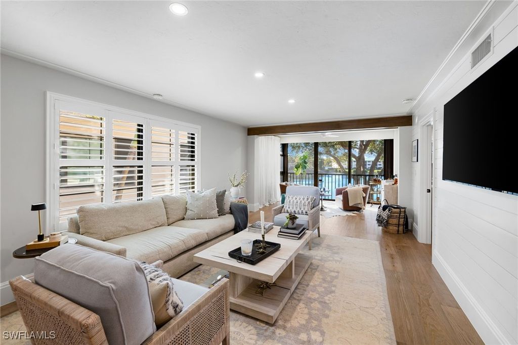 3135 Riviera DR B205, Naples, FL 34103