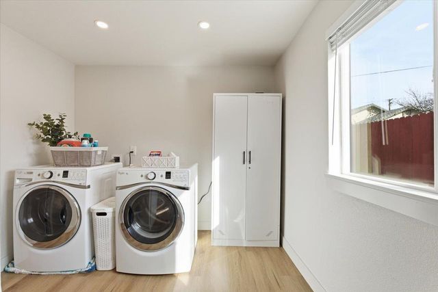 1923 JULIESSE Ave, Sacramento, CA 95815