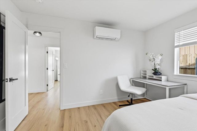 1923 JULIESSE Ave, Sacramento, CA 95815