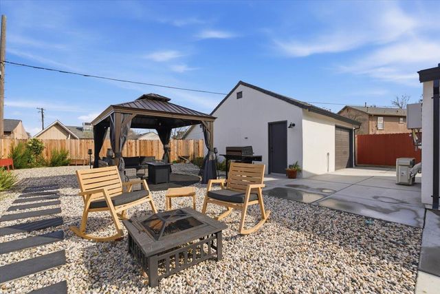 1923 JULIESSE Ave, Sacramento, CA 95815