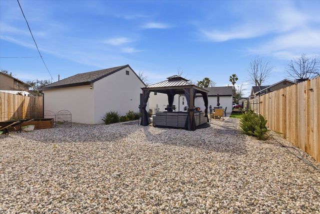 1923 JULIESSE Ave, Sacramento, CA 95815