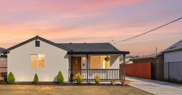 1923 JULIESSE Ave, Sacramento, CA 95815