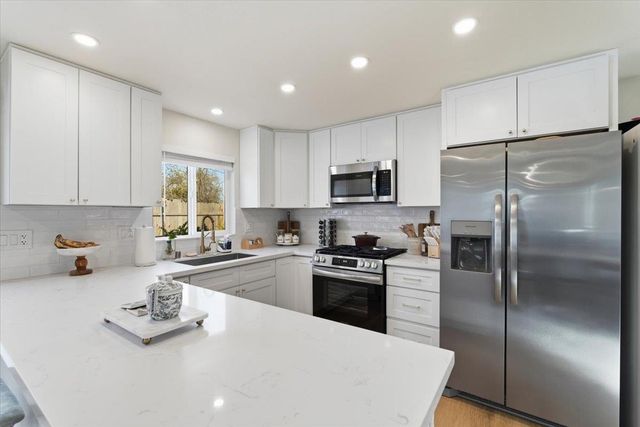 1923 JULIESSE Ave, Sacramento, CA 95815