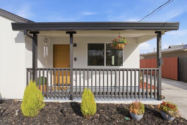 1923 JULIESSE Ave, Sacramento, CA 95815