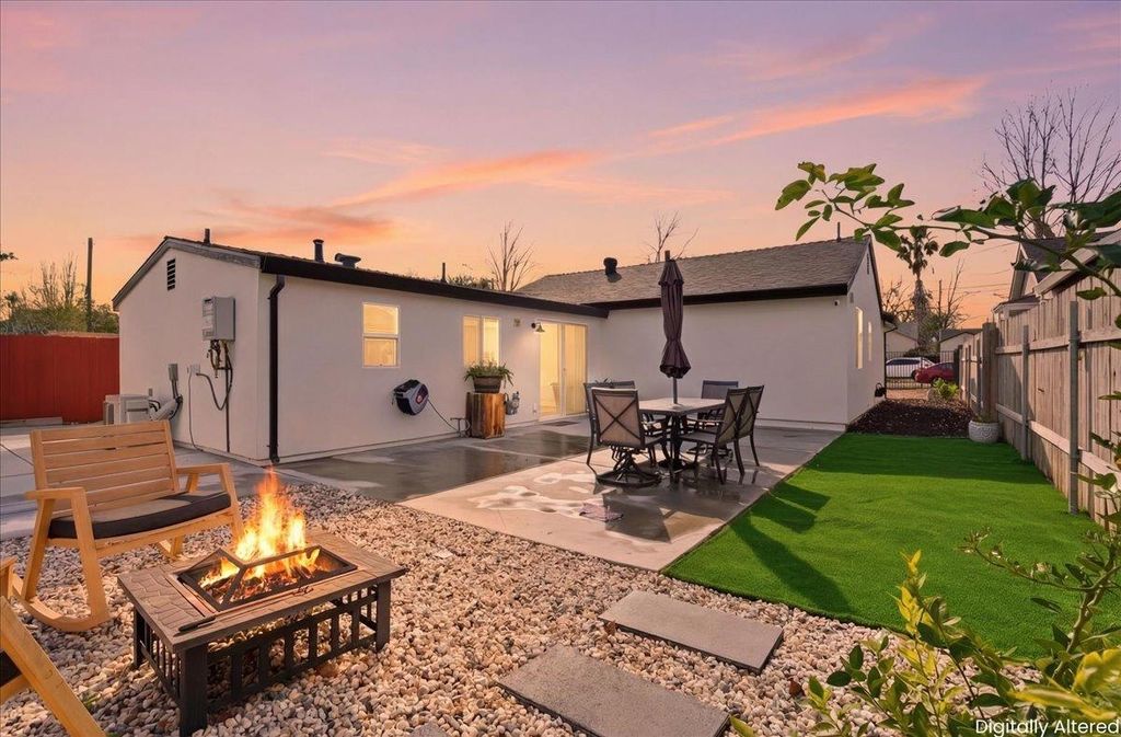 1923 JULIESSE Ave, Sacramento, CA 95815