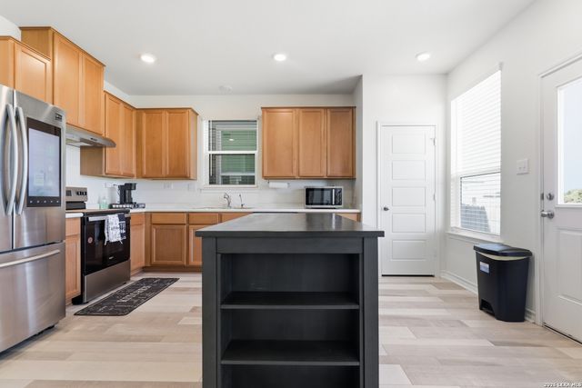 10643 W MILITARY DR unit 13, San Antonio, TX 78251