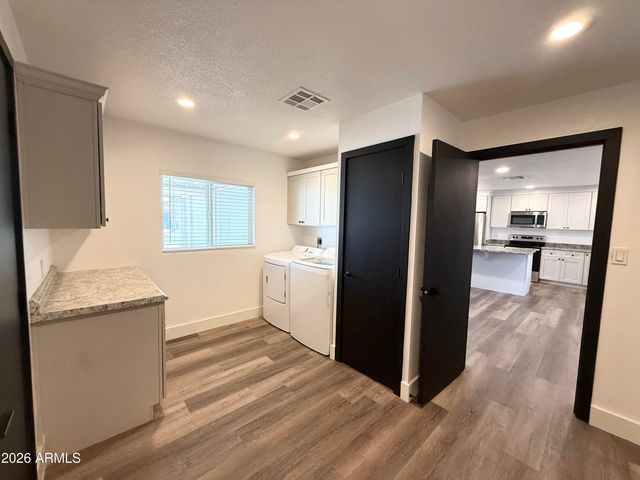 2116 E MARCONI Avenue, Phoenix, AZ 85022