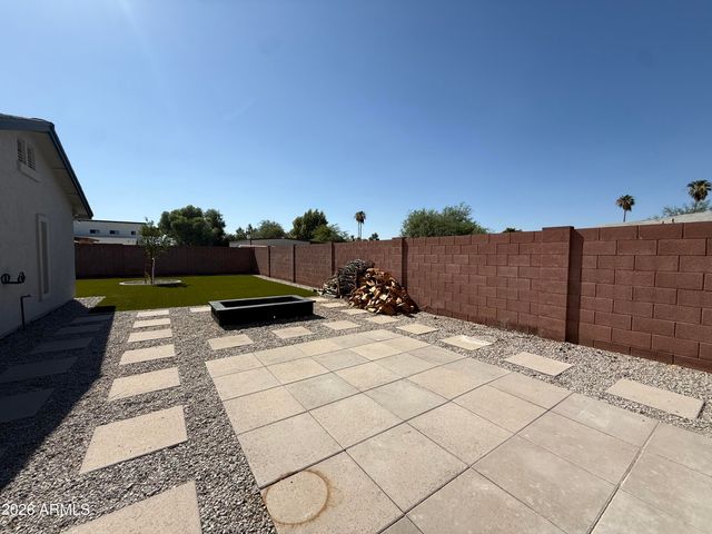 2116 E MARCONI Avenue, Phoenix, AZ 85022