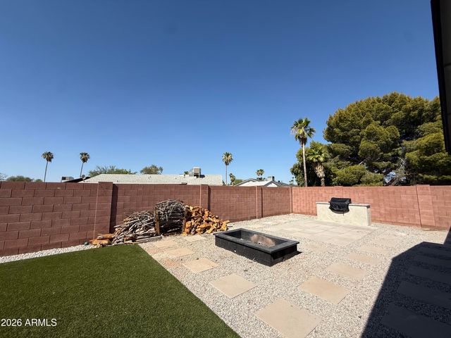 2116 E MARCONI Avenue, Phoenix, AZ 85022
