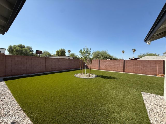 2116 E MARCONI Avenue, Phoenix, AZ 85022