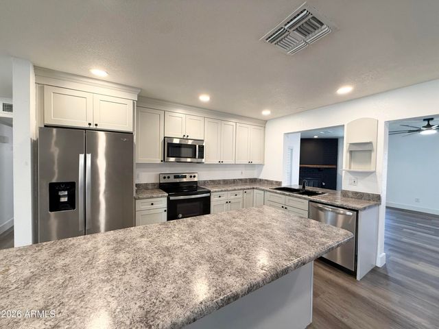 2116 E MARCONI Avenue, Phoenix, AZ 85022