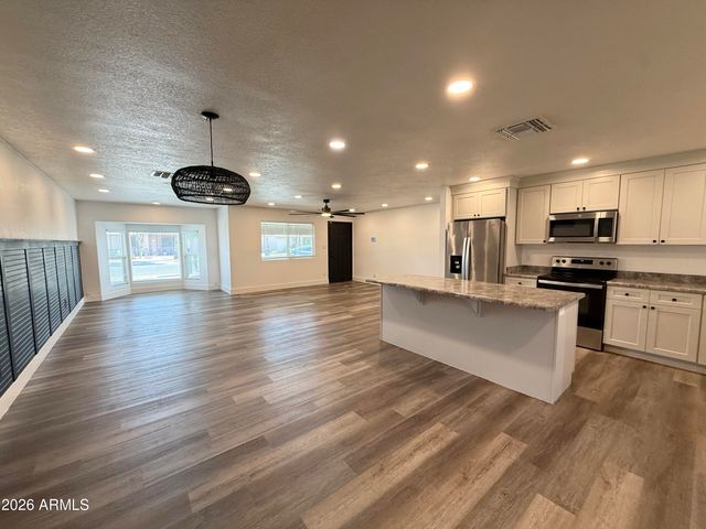 2116 E MARCONI Avenue, Phoenix, AZ 85022