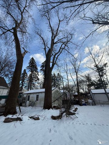 10484 Quirk Street, Van Buren Twp, MI 48111